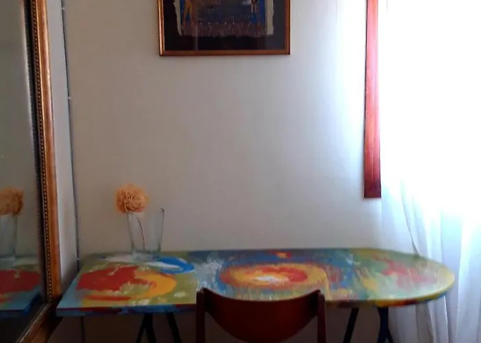 Camera Luminosa Ed Elegante Affittacamere